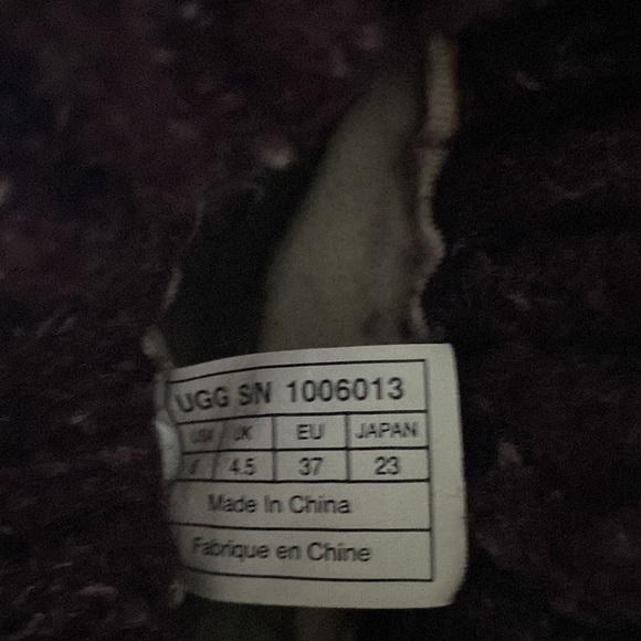Purple short Ugg size 6 - Picture 4 of 5